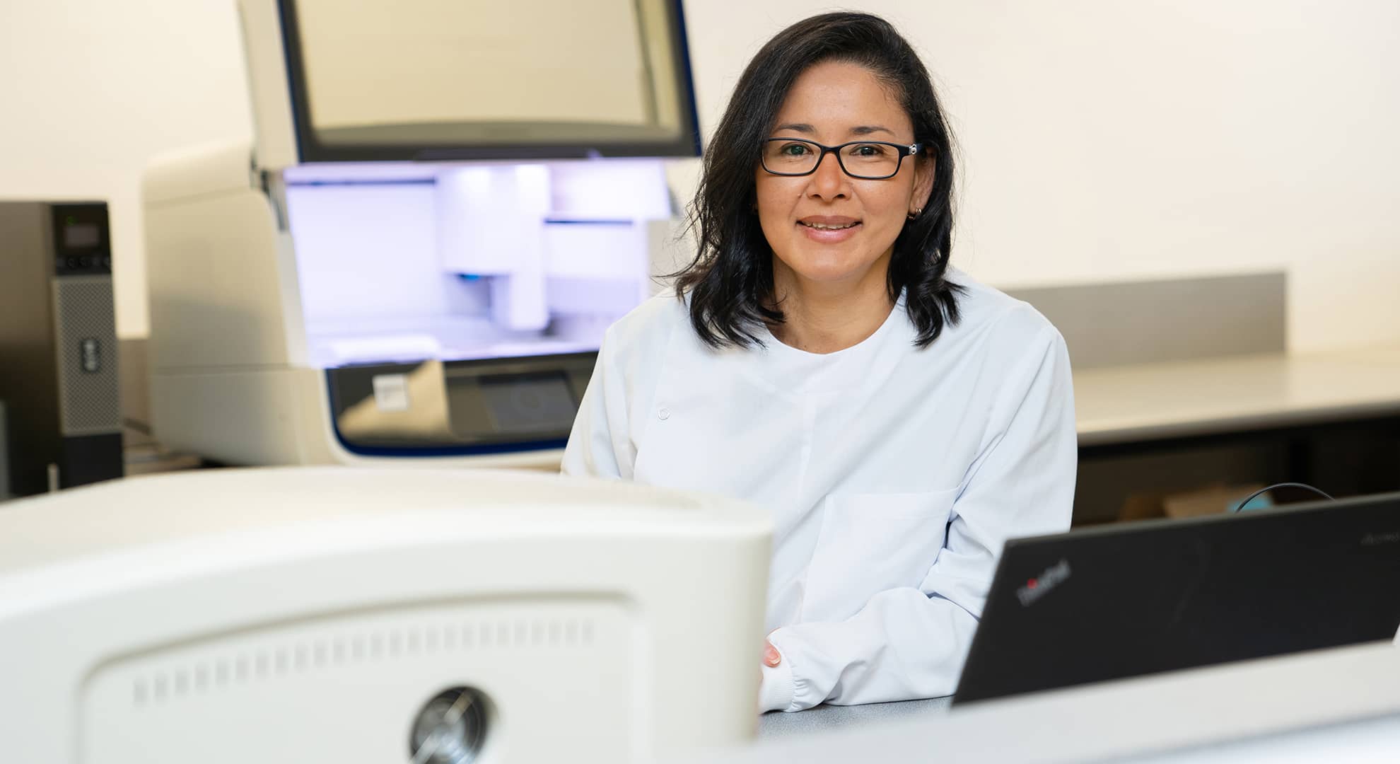 Professor Elin Gray in a laboratory