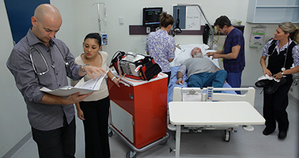 Image shows a scenario displaying leadership and teamwork in medical emergency teams