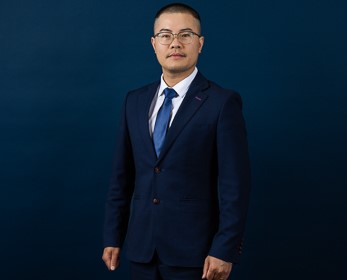 Dr Justin Nguyen
