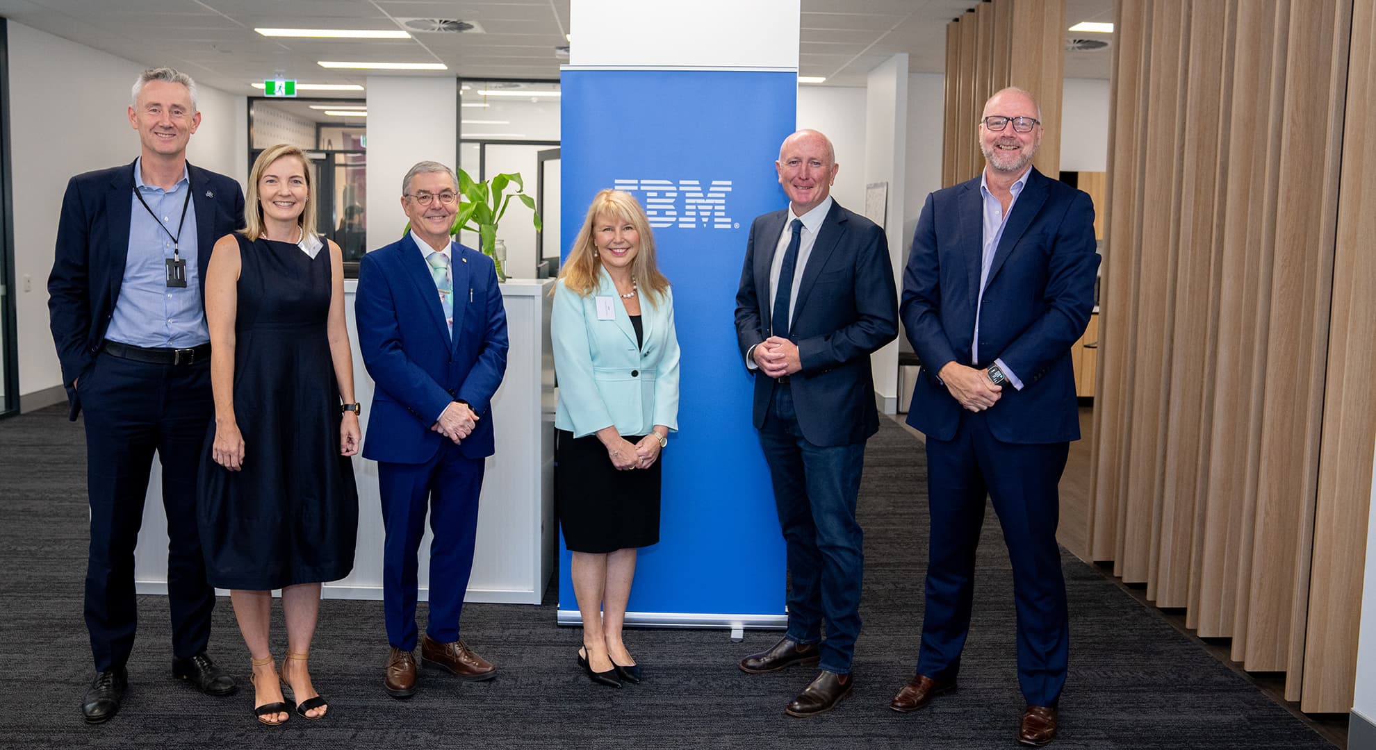 David Ellis, Vivien Hegedus, Steve Chapman, Kaaren Koomen, Minister Stephen Dawson and Ian Abraham.