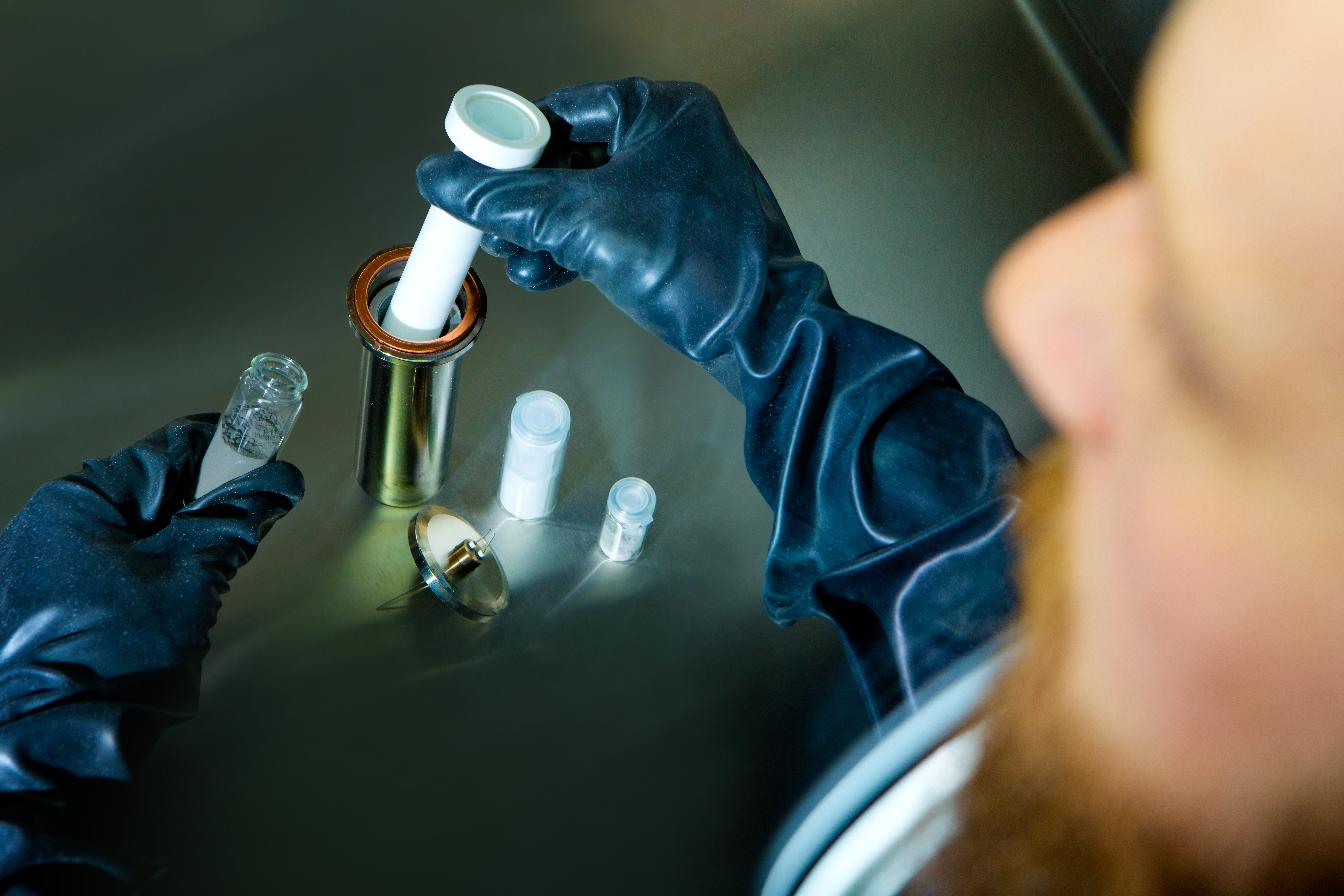 Assembly of Na-NiCl2 battery cells