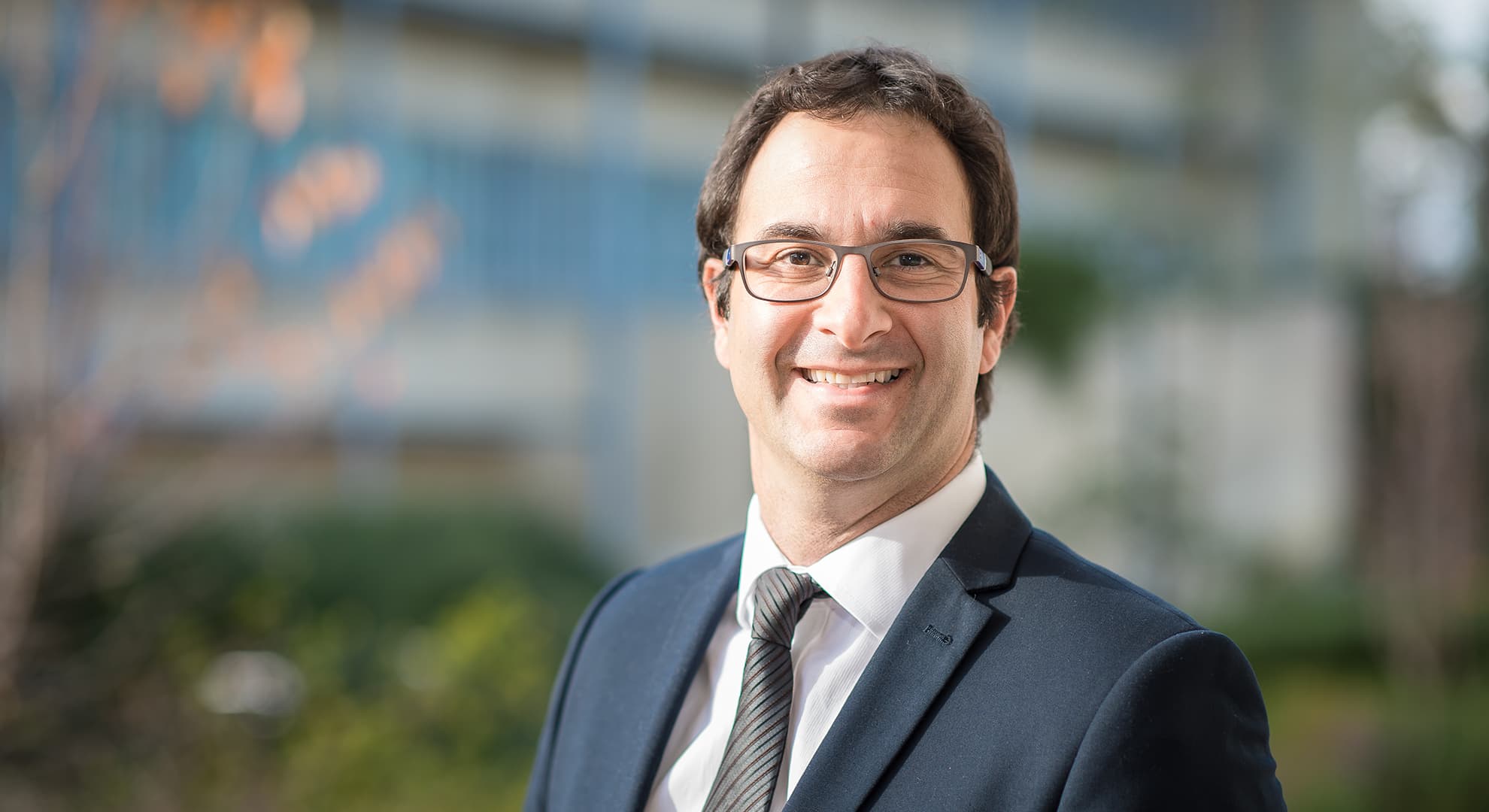 Professor Daniel Galvao