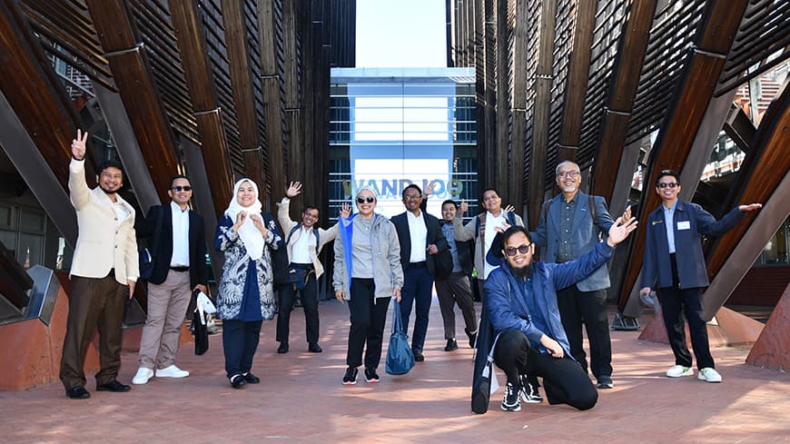 An indonesian delegation from West Java pose in front of Building 1 at ECU Joondalup campus.