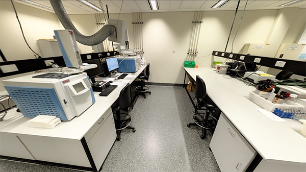 Science instrument room