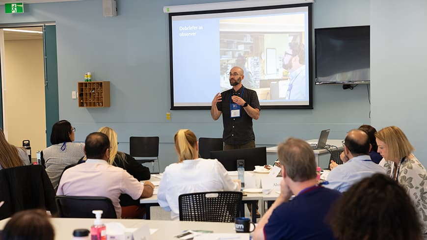 Lecturer addresses course participants