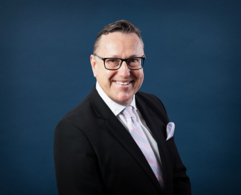 Dr Brett Davies