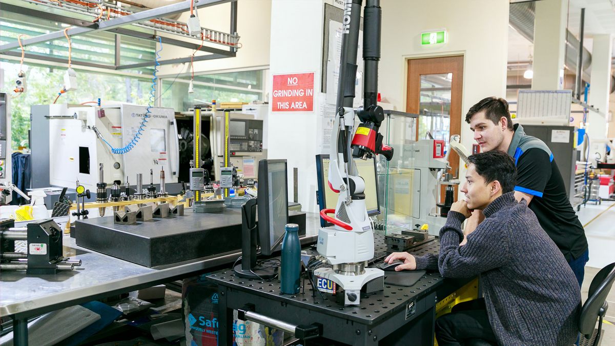 Bachelor of Engineering (Mechatronics) Honours/Bachelor of Technology (Motorsports)