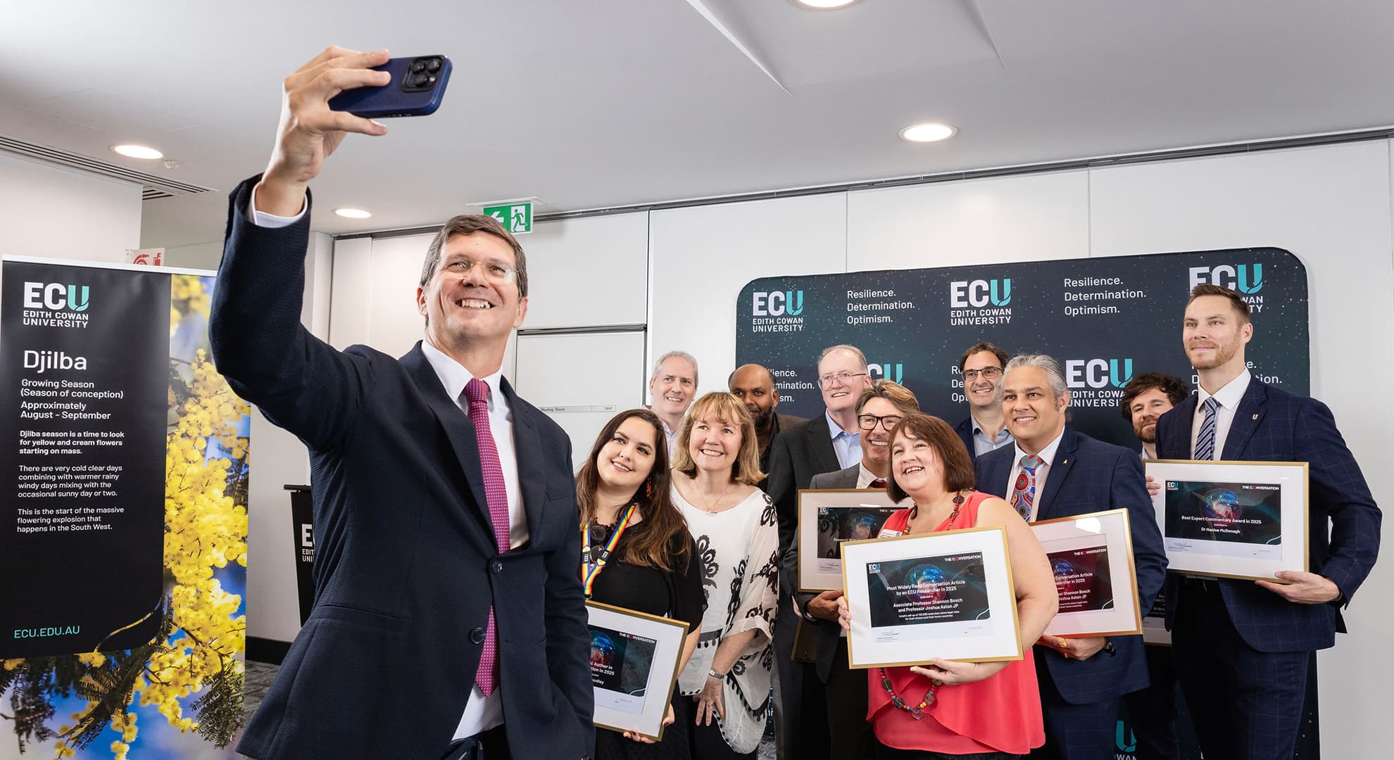 Prof. Paulo de Souza taking a selfie with the award winners. Image credit: Kylie Plunkett Photography (www.kylieplunkett.photography).